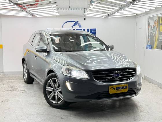 VOLVO XC60 2.4 D5 KINETIC DIESEL AWD 4P AUTOMÁTICO